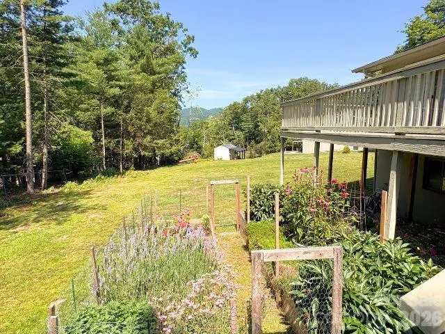 35 Azalea Drive Spruce Pine, NC 28777