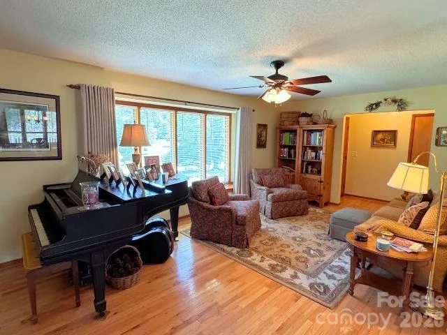 35 Azalea Drive Spruce Pine, NC 28777