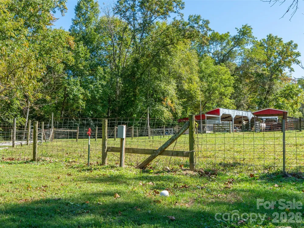 1050 Dale Road Spruce Pine, NC 28777