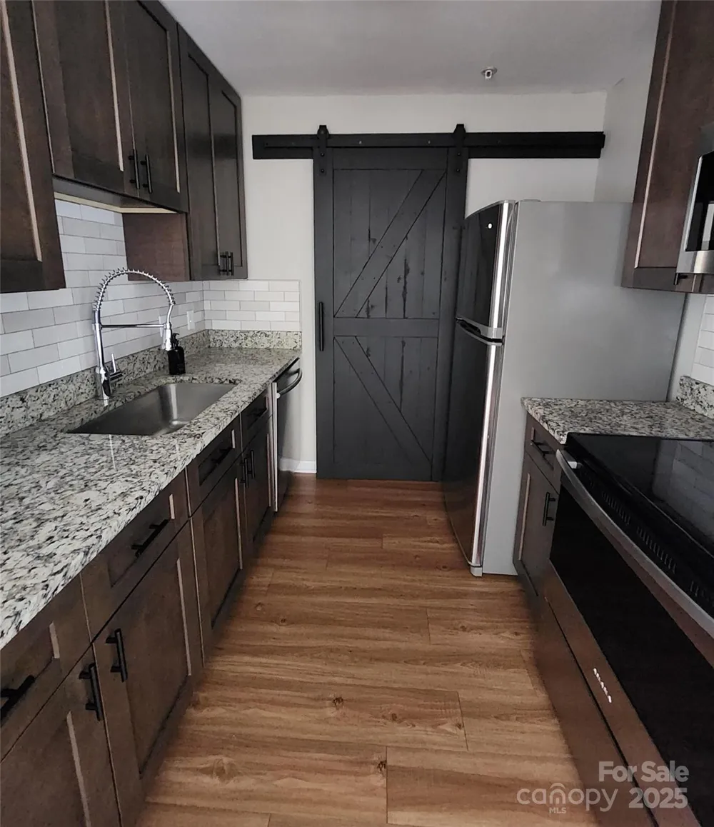 6423 Town Hall Place Harrisburg, NC 28075
