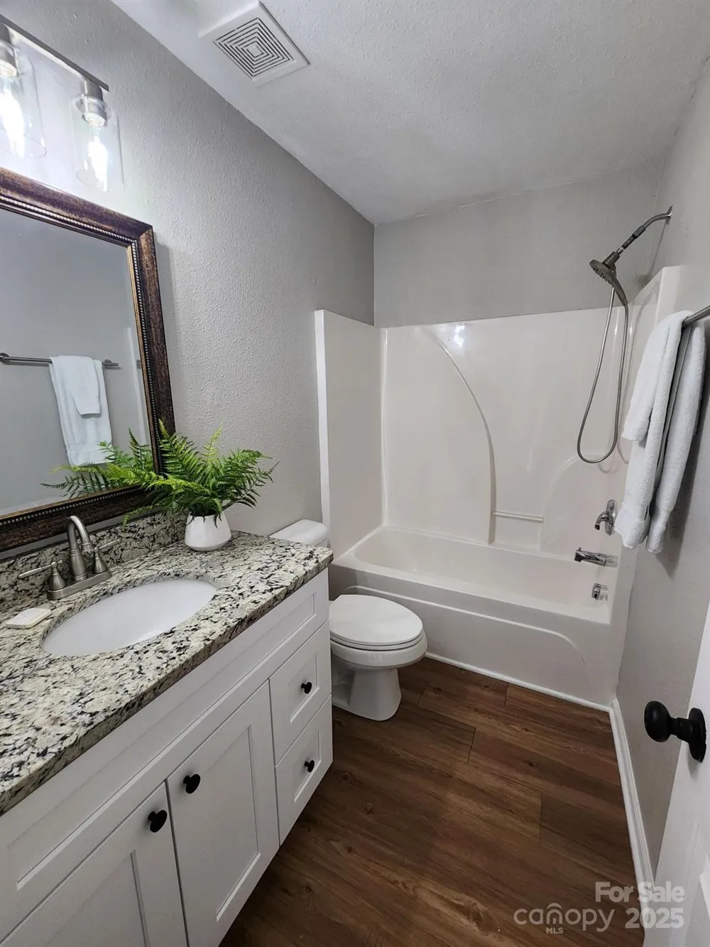 6423 Town Hall Place Harrisburg, NC 28075