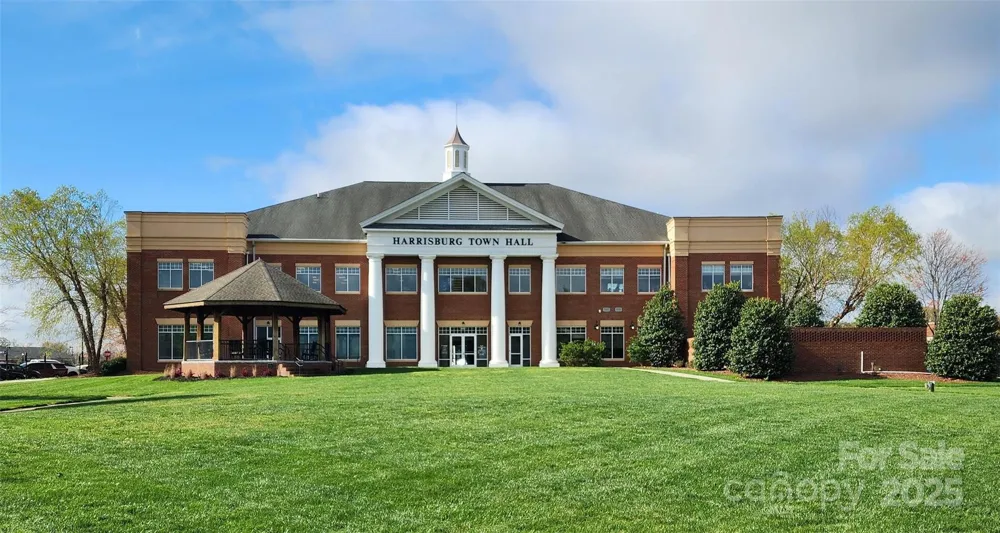 6423 Town Hall Place Harrisburg, NC 28075