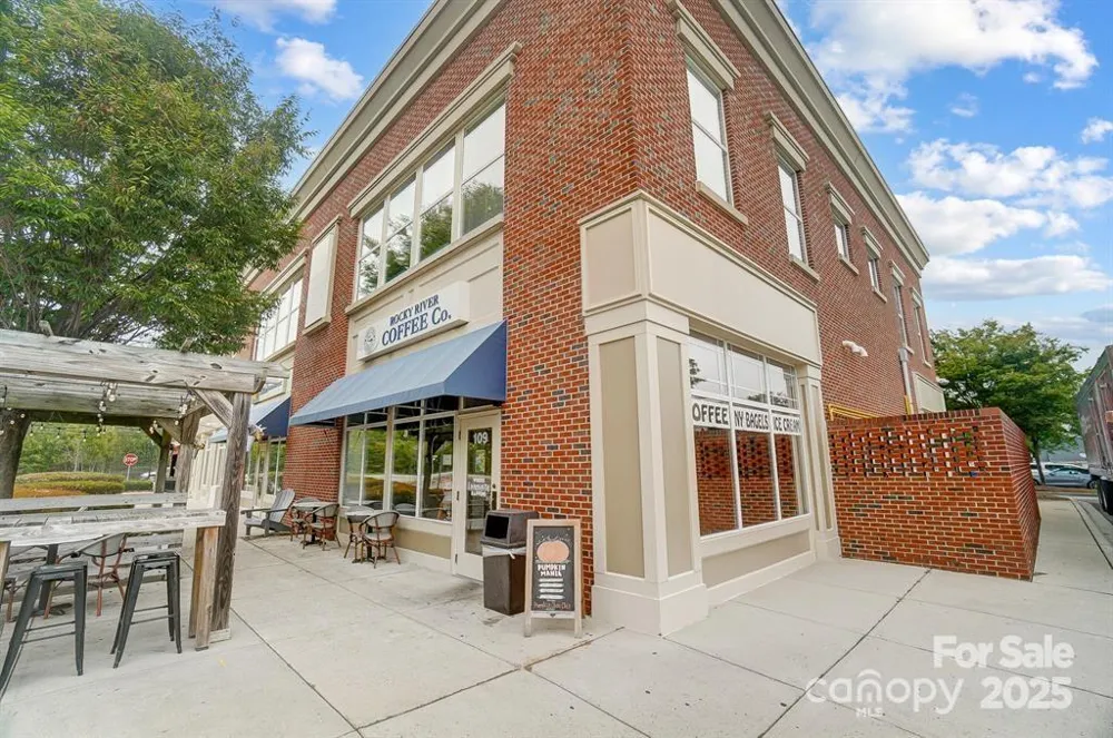 6423 Town Hall Place Harrisburg, NC 28075