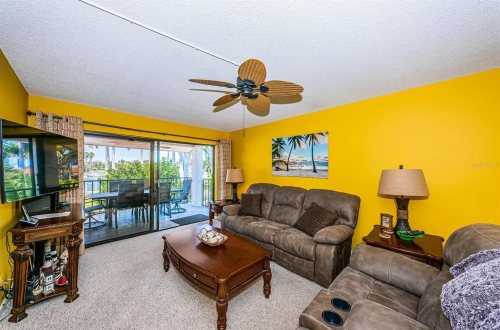 6273 BAHIA DEL MAR BOULEVARD #216 St Petersburg, FL 33715