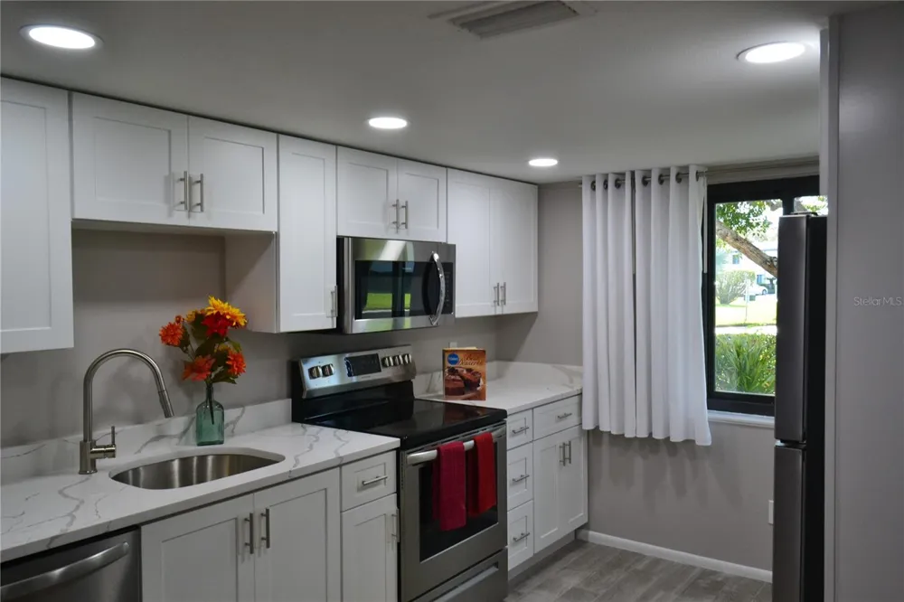 135 W CYPRESS COURT Oldsmar, FL 34677