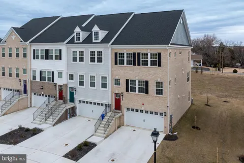207 BIRDIE COURT