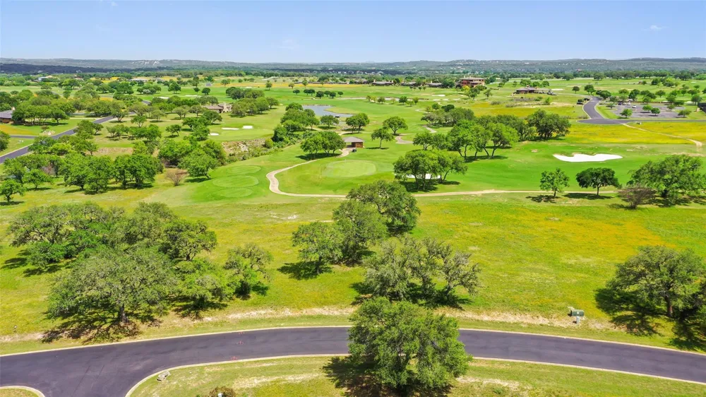 2711 Cliff Point Spicewood, TX 78669