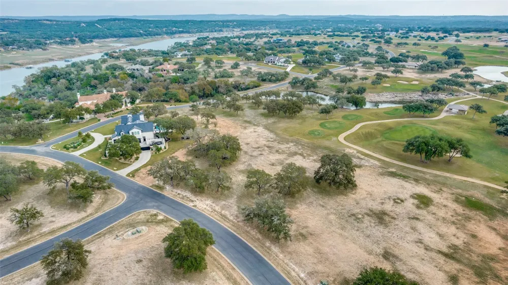 2711 Cliff Point Spicewood, TX 78669