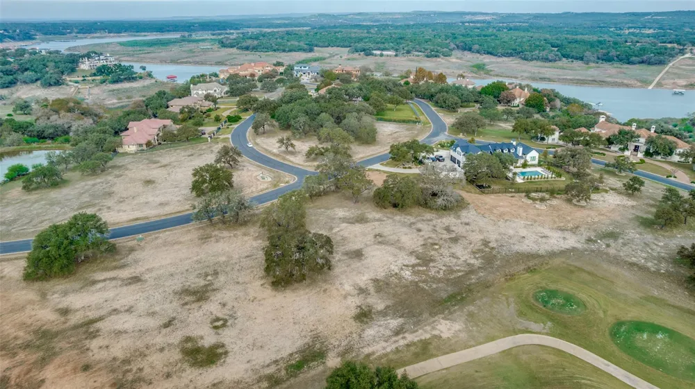 2711 Cliff Point Spicewood, TX 78669