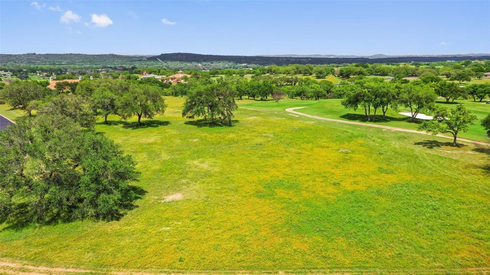 2711 Cliff Point Spicewood, TX 78669