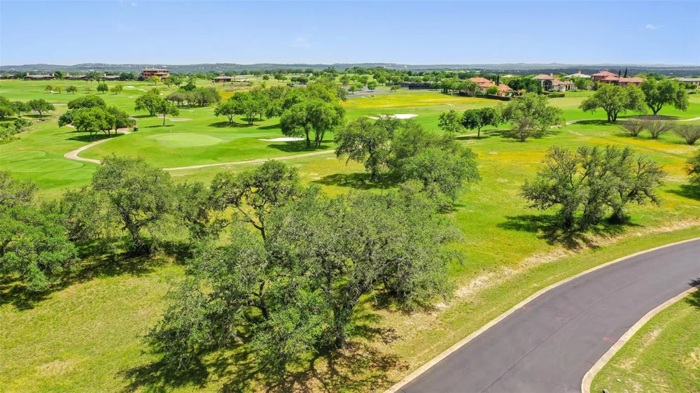 2711 Cliff Point Spicewood, TX 78669