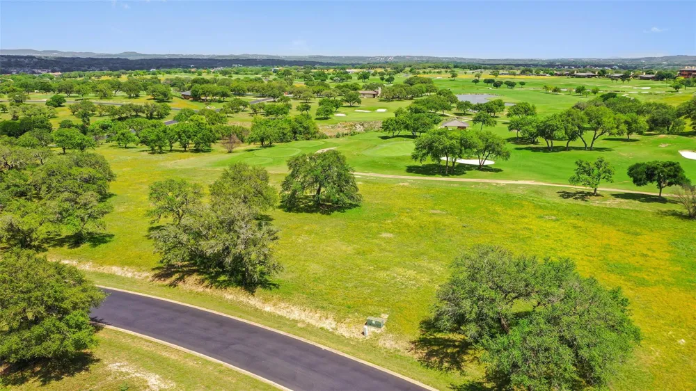 2711 Cliff Point Spicewood, TX 78669