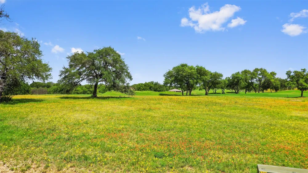 2711 Cliff Point Spicewood, TX 78669
