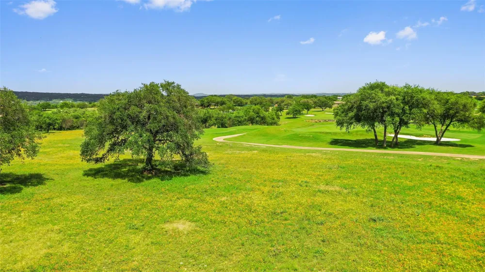 2711 Cliff Point Spicewood, TX 78669