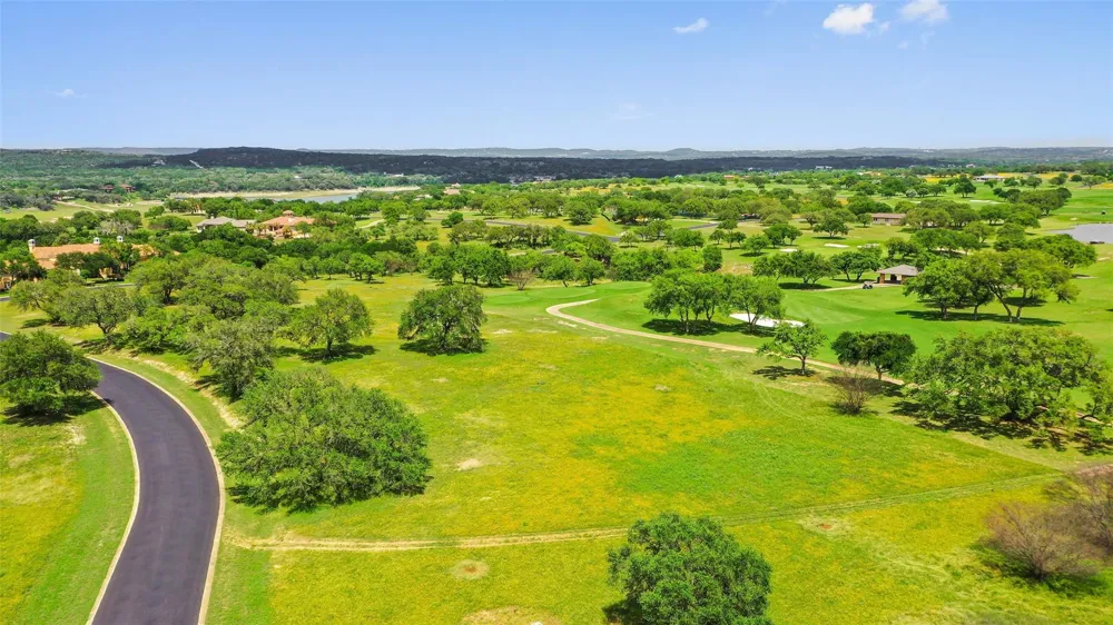 2711 Cliff Point Spicewood, TX 78669