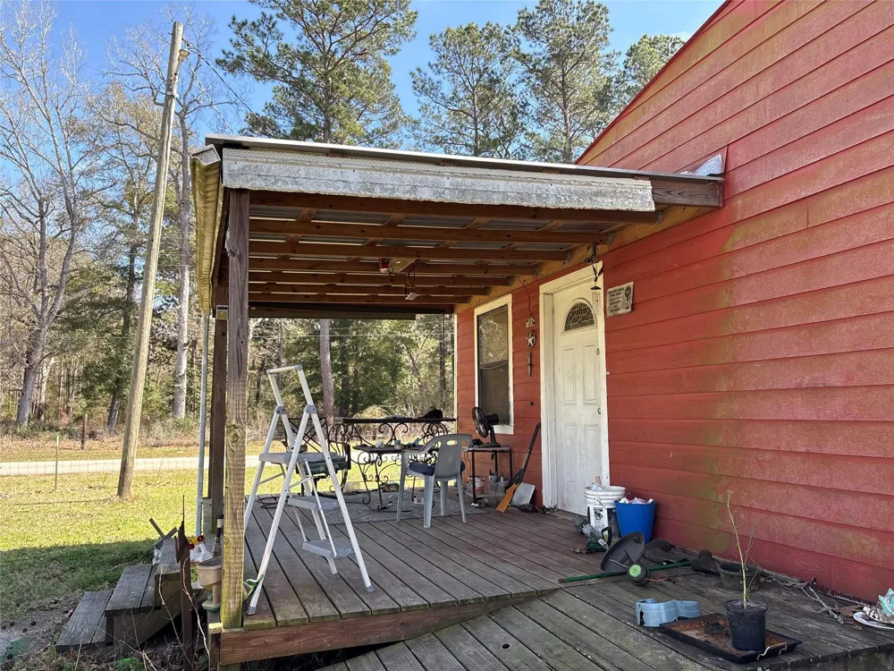 1821 E Beverly Drive Shepherd, TX 77371