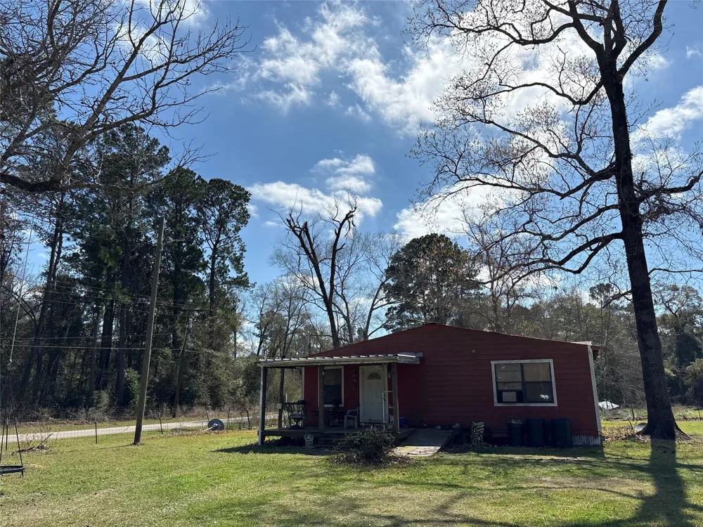 1821 E Beverly Drive Shepherd, TX 77371