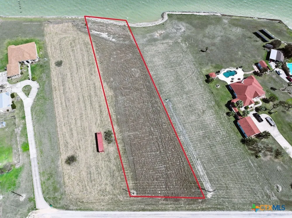 39 Bay Shore Dr Port Lavaca, TX 77979