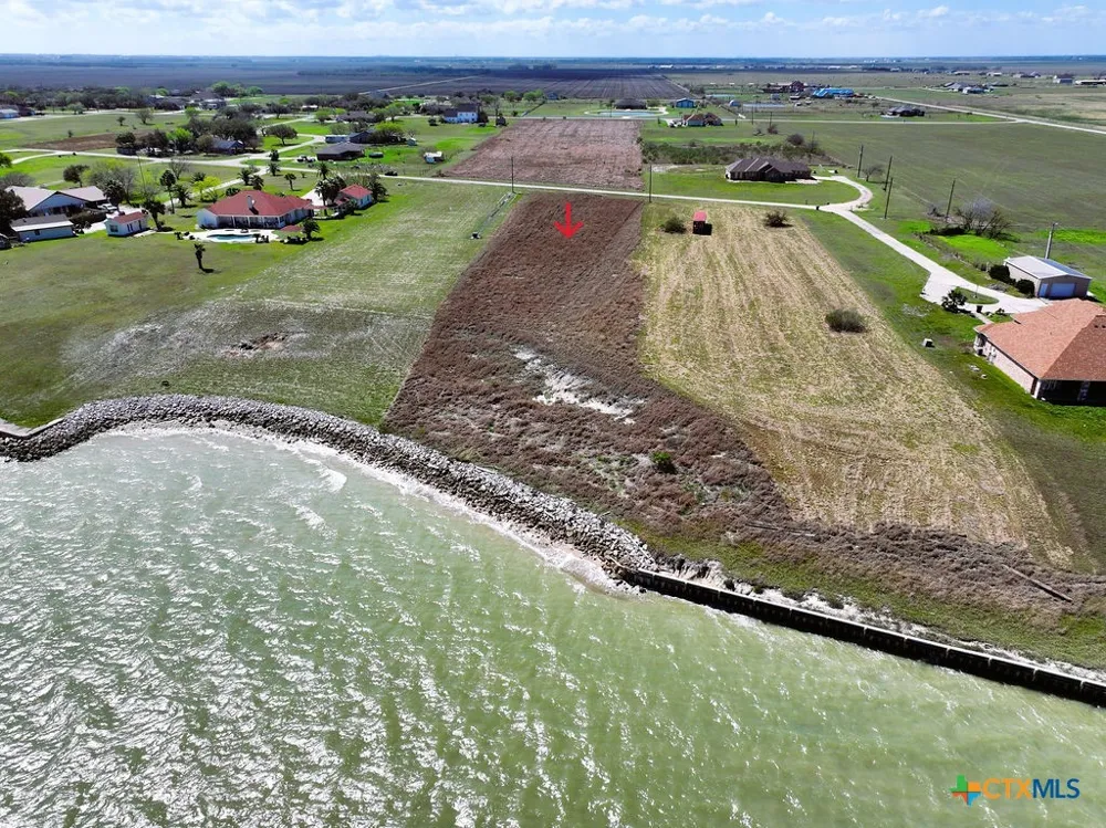 39 Bay Shore Dr Port Lavaca, TX 77979