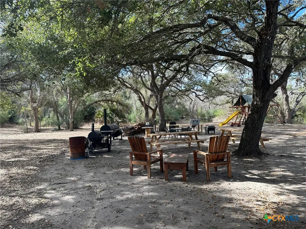 838 E. Oak St. Goliad, TX 77963
