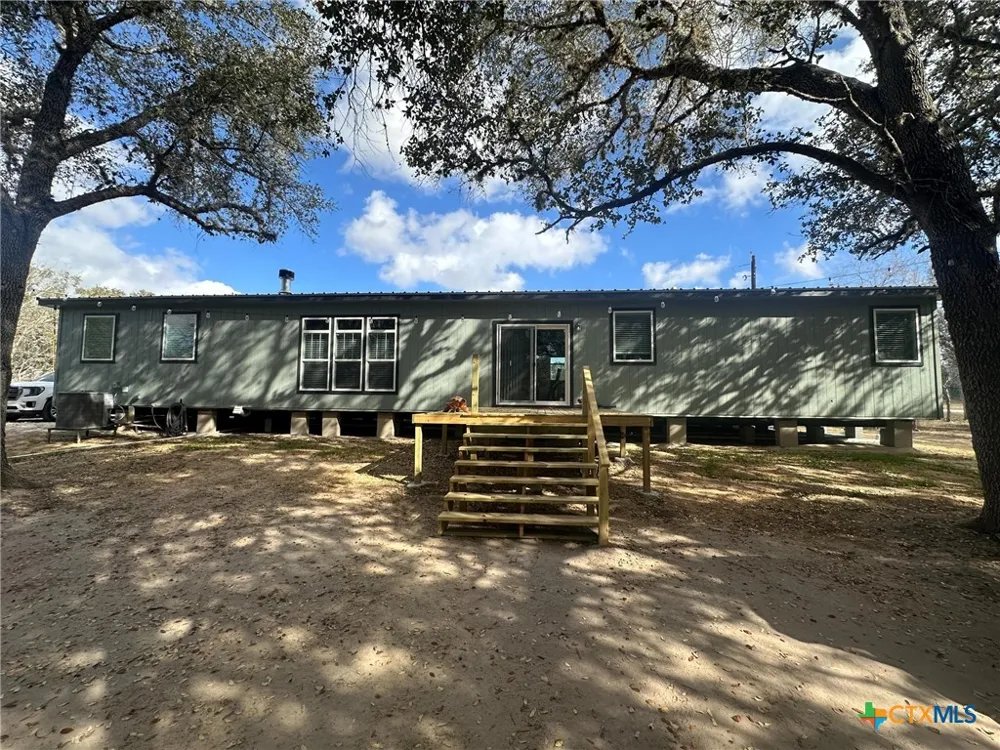838 E. Oak St. Goliad, TX 77963