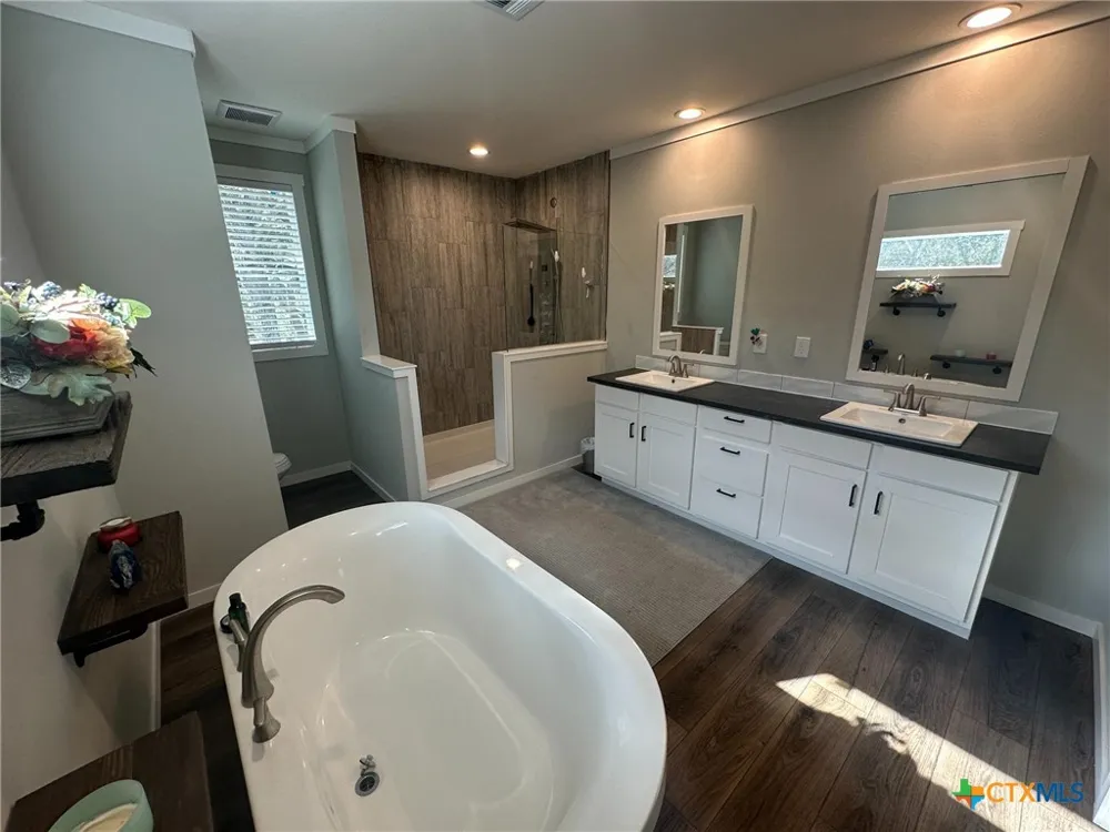 838 E. Oak St. Goliad, TX 77963