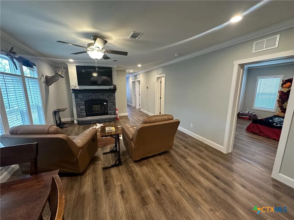 838 E. Oak St. Goliad, TX 77963