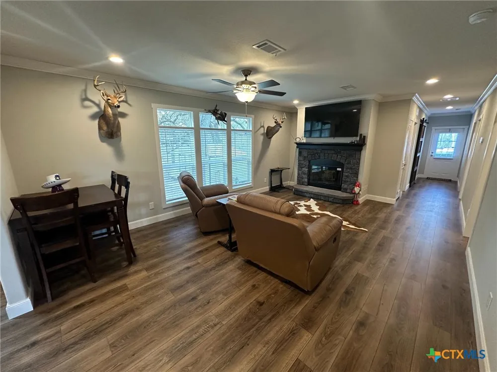 838 E. Oak St. Goliad, TX 77963