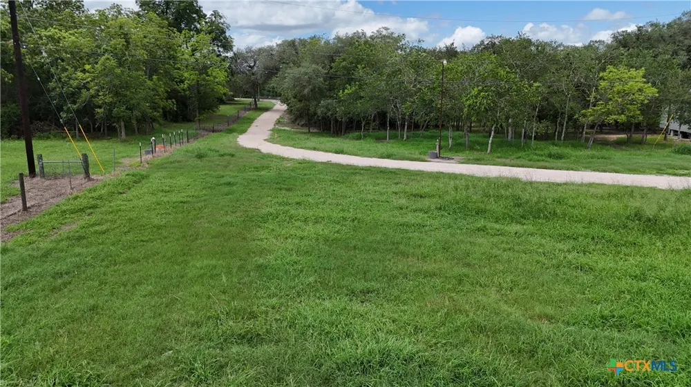 838 E. Oak St. Goliad, TX 77963
