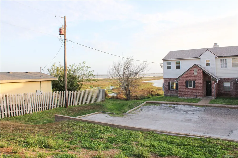 1001 W Bayview Boulevard #C Portland, TX 78374