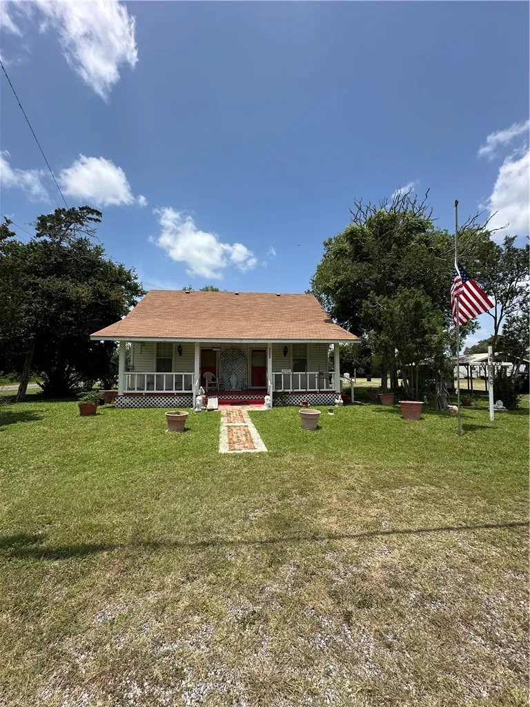 322 S 7th Street Skidmore, TX 78389
