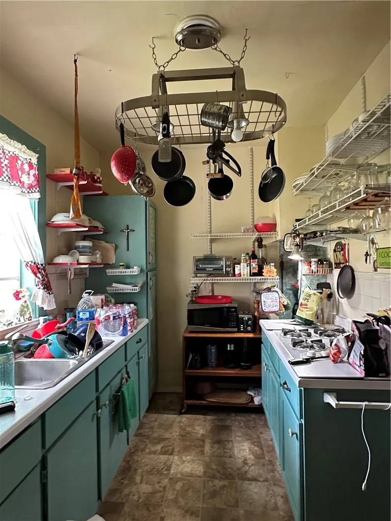 322 S 7th Street Skidmore, TX 78389