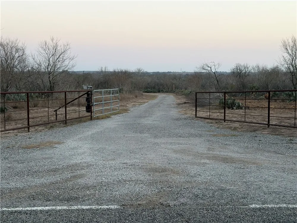 626 Fm 1358 Three Rivers, TX 78071