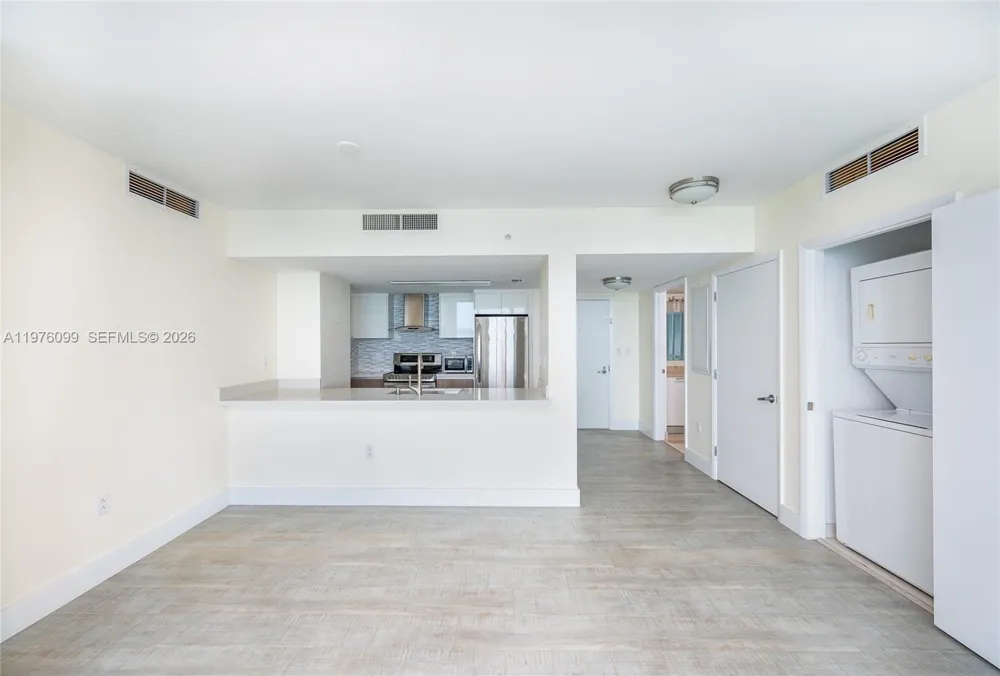 1800 Bayshore Dr #2503 Miami, FL 33132
