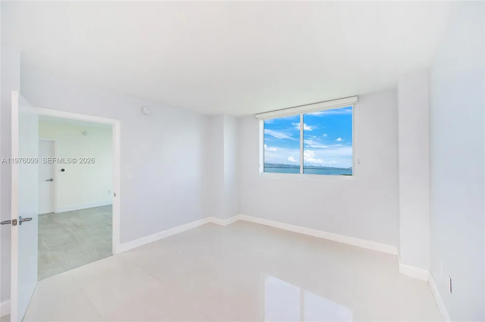 1800 Bayshore Dr #2503 Miami, FL 33132