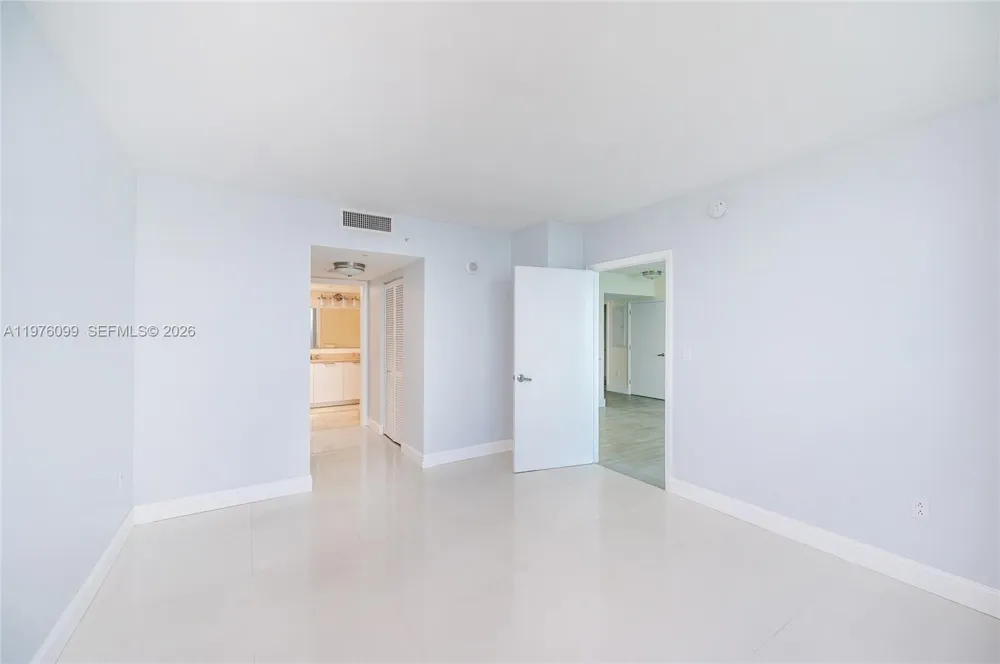 1800 Bayshore Dr #2503 Miami, FL 33132