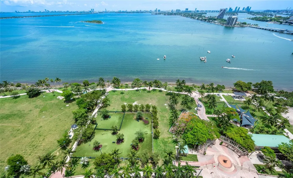 1800 Bayshore Dr #2503 Miami, FL 33132