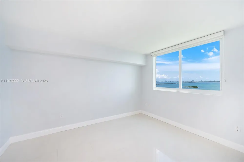 1800 Bayshore Dr #2503 Miami, FL 33132