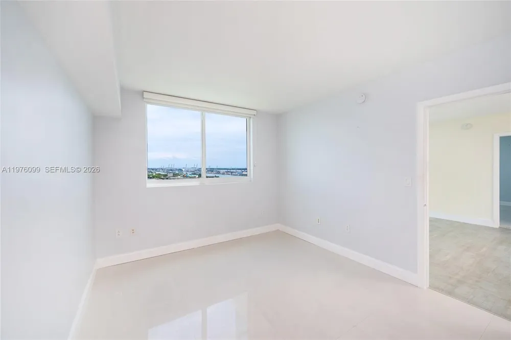 1800 Bayshore Dr #2503 Miami, FL 33132