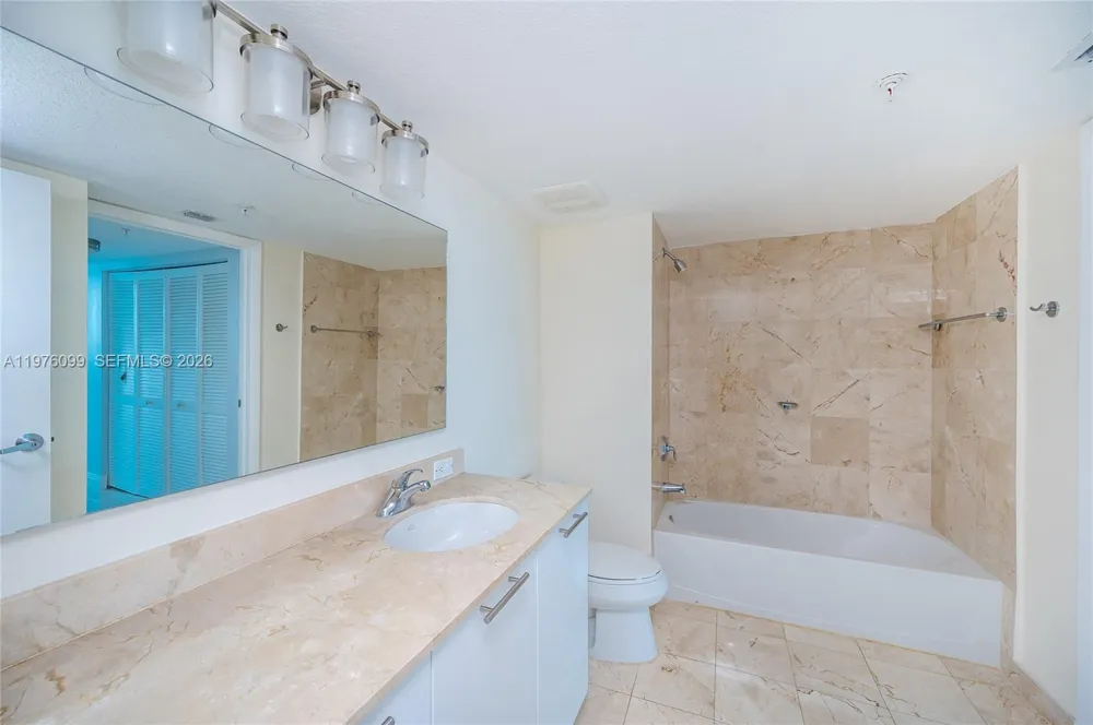 1800 Bayshore Dr #2503 Miami, FL 33132