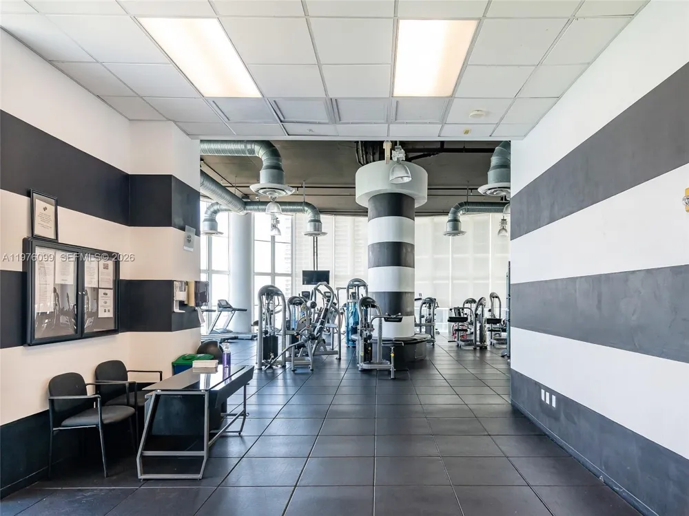 1800 Bayshore Dr #2503 Miami, FL 33132