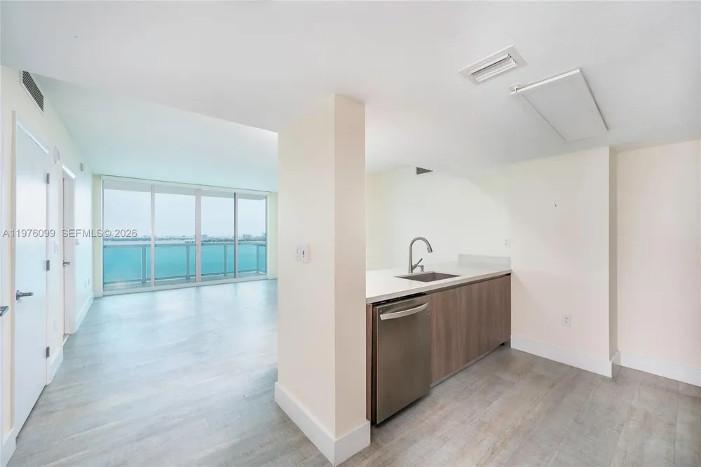 1800 Bayshore Dr #2503 Miami, FL 33132