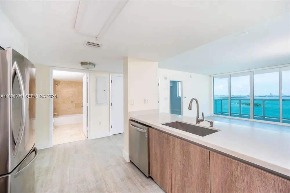 1800 Bayshore Dr #2503 Miami, FL 33132