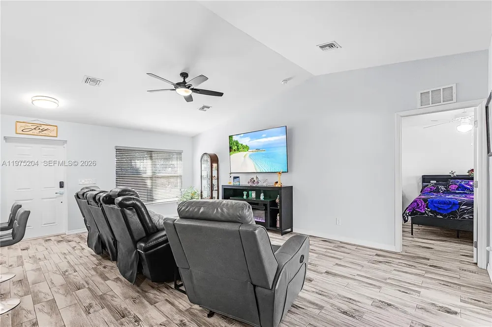 9032 Meadow Circle La Belle, FL 33935