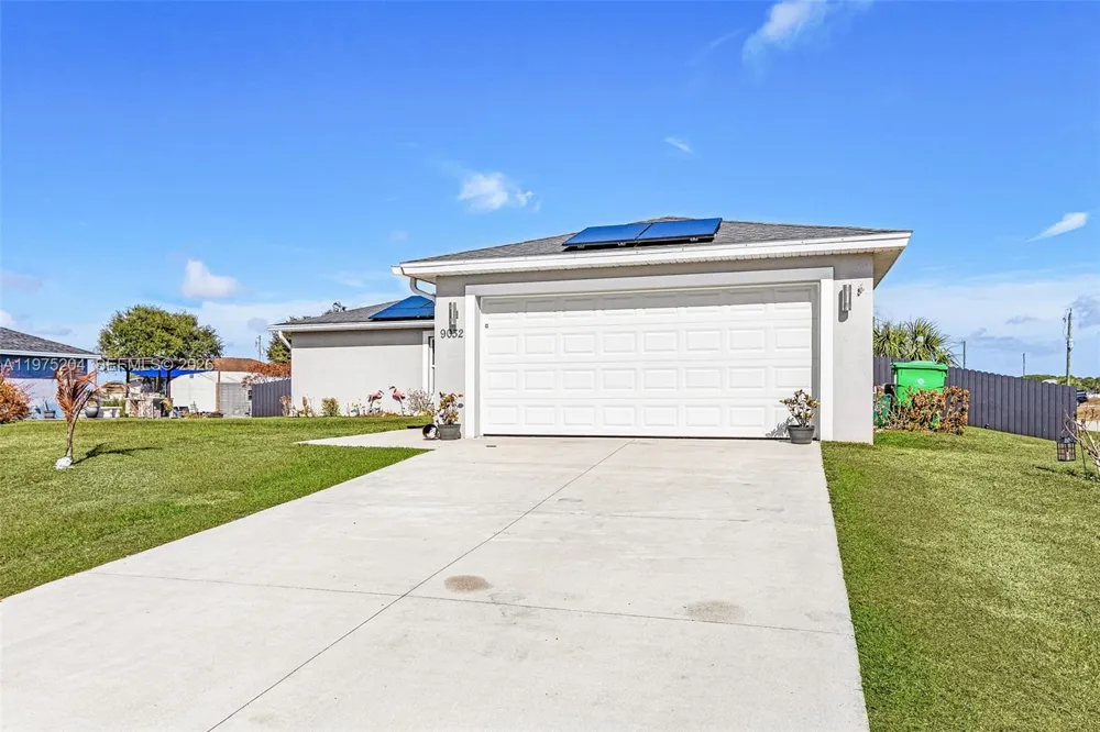 9032 Meadow Circle La Belle, FL 33935