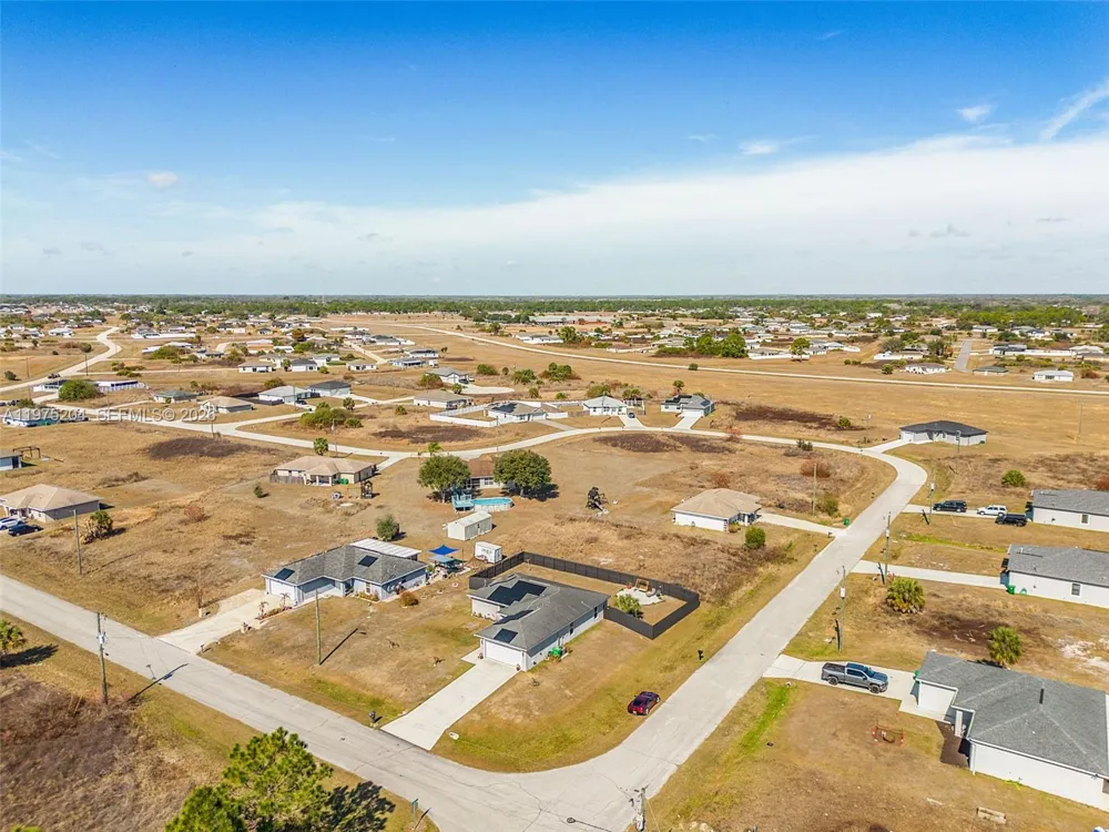 9032 Meadow Circle La Belle, FL 33935