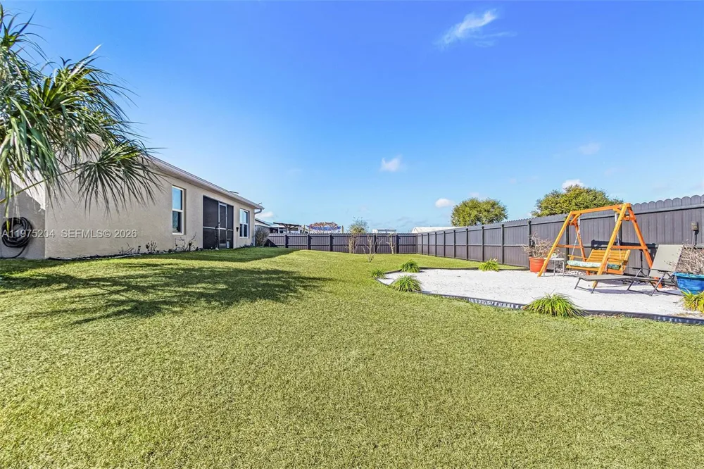 9032 Meadow Circle La Belle, FL 33935