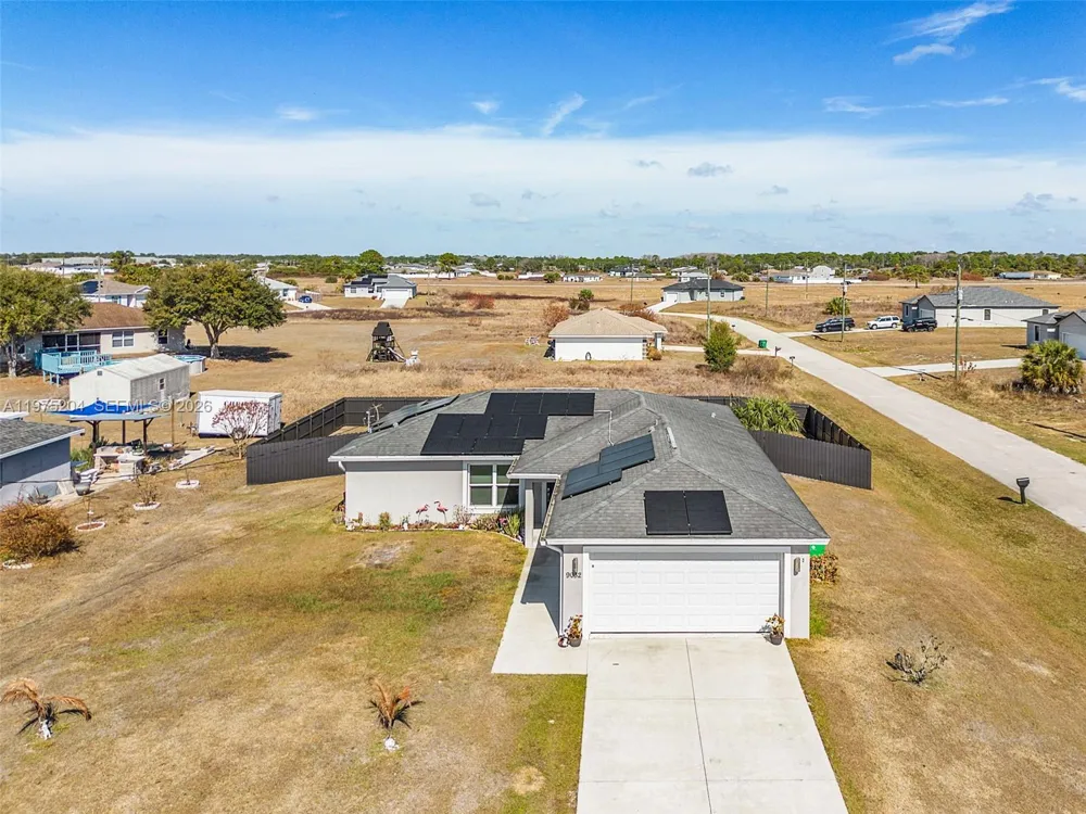 9032 Meadow Circle La Belle, FL 33935