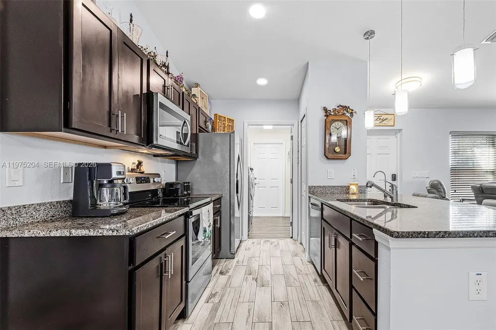 9032 Meadow Circle La Belle, FL 33935
