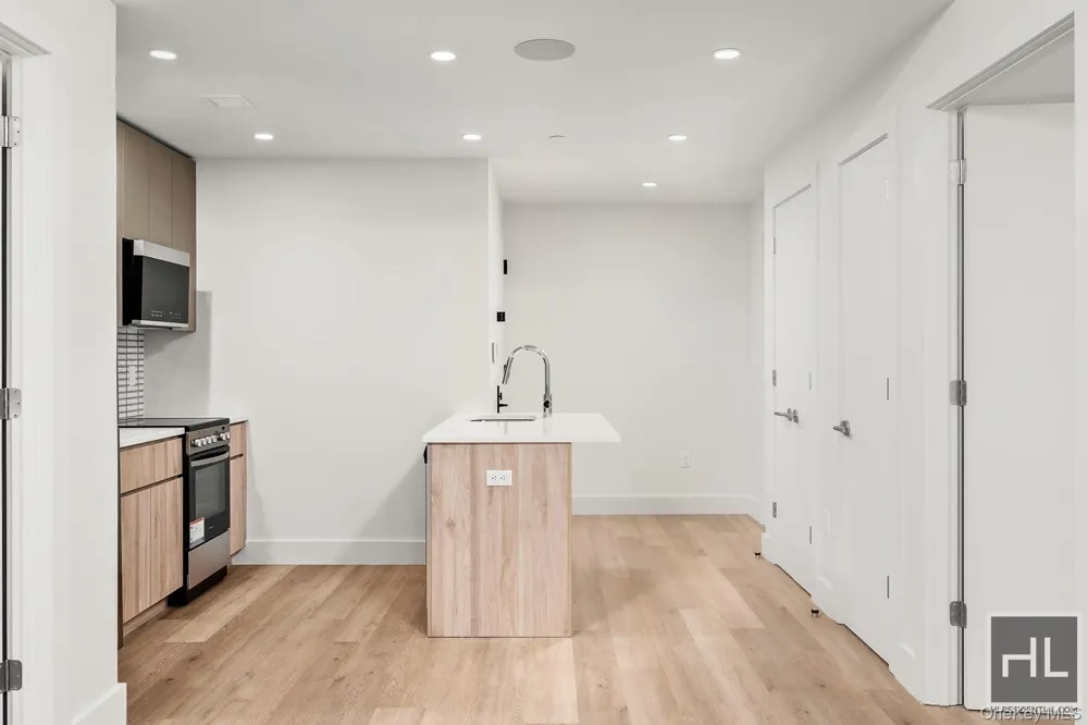 91 Bruckner Boulevard #105 Bronx, NY 10454